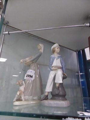 Lot 2254 - 2 Lladro figures