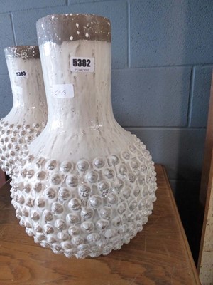 Lot 5382 - Cream glazed terracotta pot