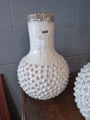 Lot 5383 - Cream glazed terracotta pot