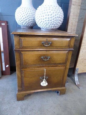 Lot 5384 - Oak 2 drawer filing cabinet