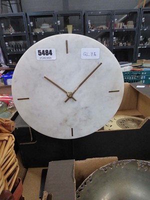 Lot 5484 - Quartz mantel clock