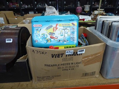 Lot 5489 - Two boxes containing plastic Meccano pieces