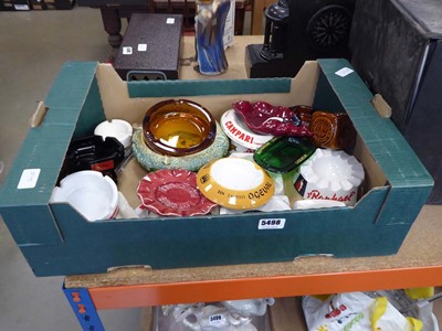 Lot 5498 - Box containing branded pub ashtrays