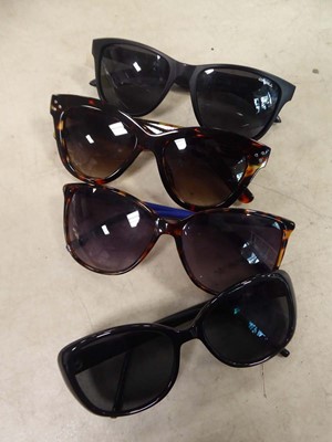 Lot 2283 - Bag containing various sunglasses