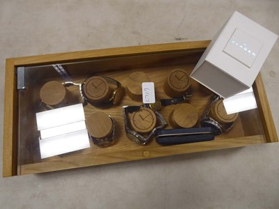 Lot 2314 - Selection of watches in a watch case