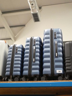Lot 3197 - 3 piece The Rock hard shelled suitcase set