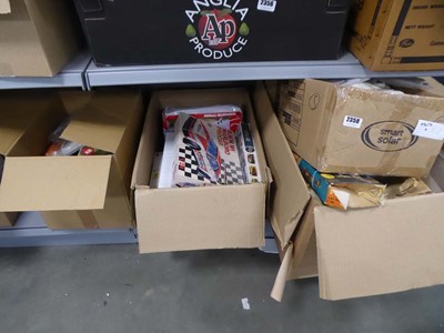 Lot 2358 - 3 boxes containing various model kits