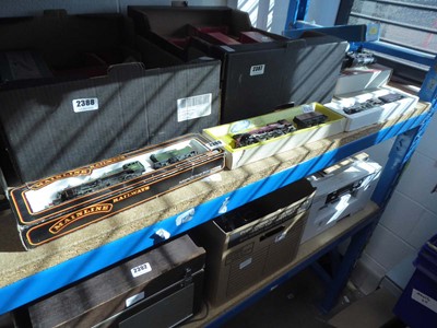 Lot 2389 - 3 OO' trains, to include Mainline Railways 460...