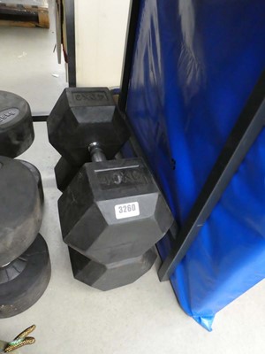 Lot 3260 - Pair of 40kg hexagon dumbbells