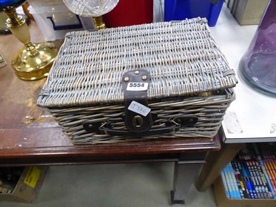 Lot 5554 - Wicker picnic basket with cutlery set