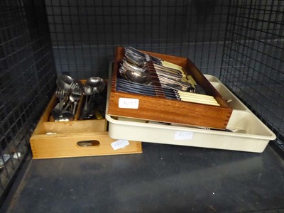 Lot 5615 - Cage containing loose cutlery sets
