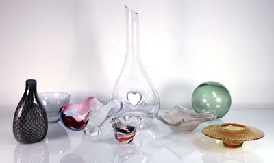 Lot 127 - A group of contemporary art glass including a...