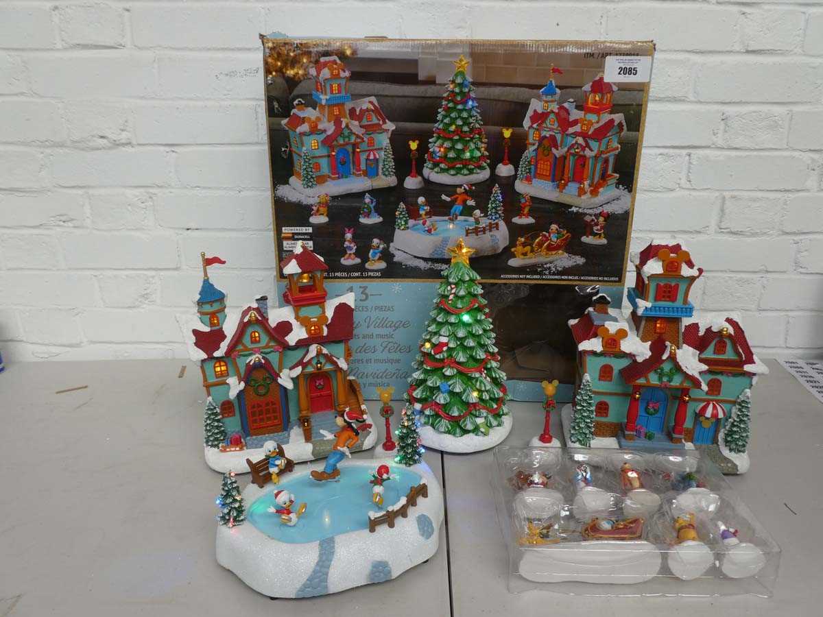 Lot Boxed 13 piece holiday village with lights and...