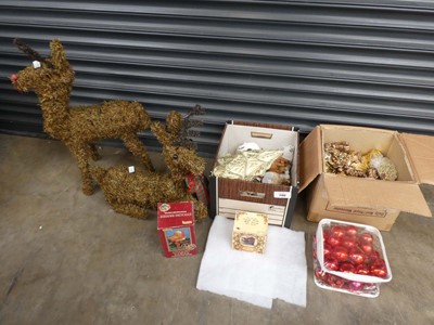 Lot Assorted Christmas related items incl. 2...