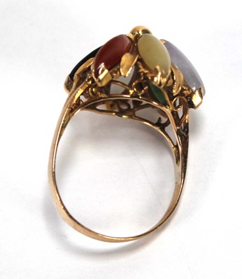 Lot 538 - A yellow metal cluster ring set coloured...