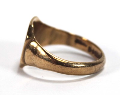 Lot 554 - A 9ct yellow gold signet ring, Chester 1947,...