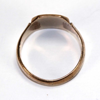 Lot 554 - A 9ct yellow gold signet ring, Chester 1947,...