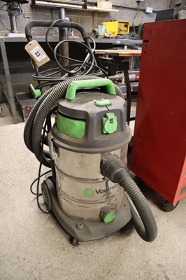 Lot 33 - Vacmaster industrial vacuum cleaner