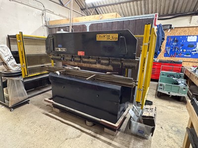 Lot 52 - NO HAMMER VAT - Edwards Adira QH-3020 press...
