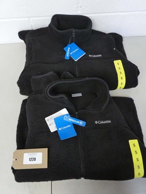 Lot 1220 - x2 Columbia full zip fleece jackets in black -...