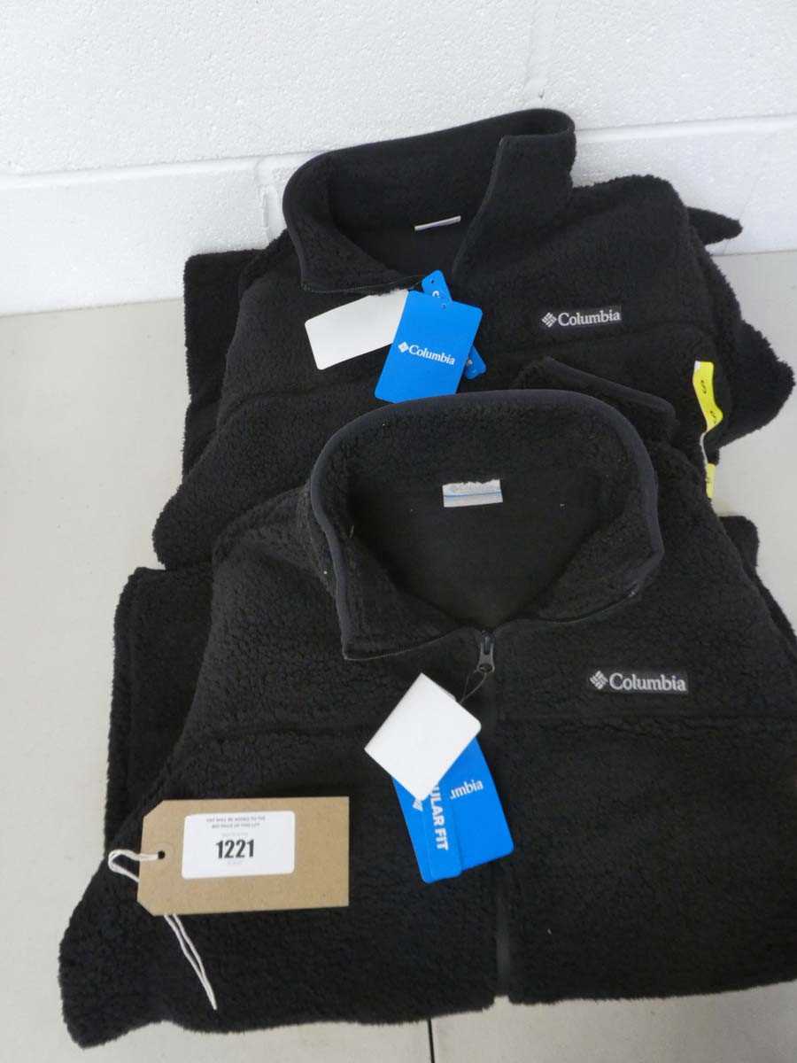 Lot 1221 - x2 Columbia full zip fleece jackets in black -...