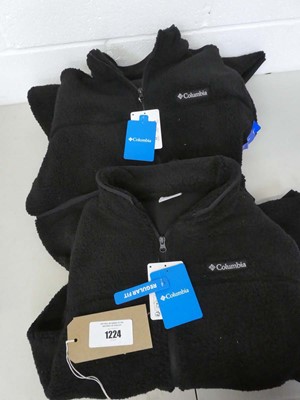Lot 1224 - x2 Columbia full zip fleece jackets in black -...