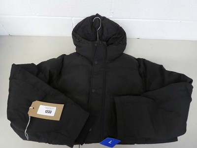 Lot 1233 - Long Levi's hooded puffa coat in black size L