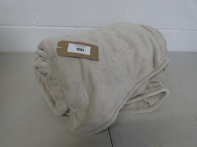 Lot 1251 - Large beige throw