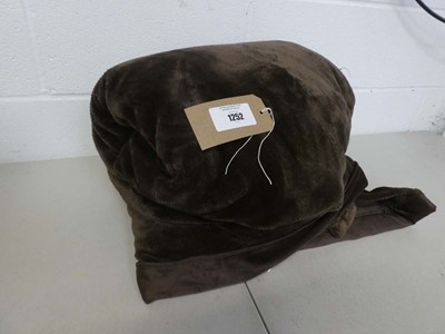 Lot 1252 - Large brown throw
