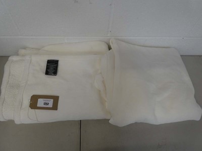 Lot 1257 - x2 Jennifer Adams cream throws