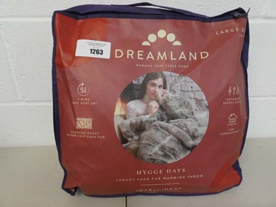 Lot 1263 - Dreamland luxury faux fur warming throw