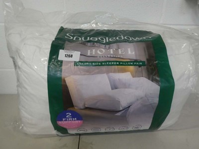 Lot 1268 - Snuggledown hotel collection luxury side...