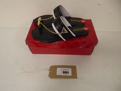 Lot Guess Los Angeles landrue sandals in black...