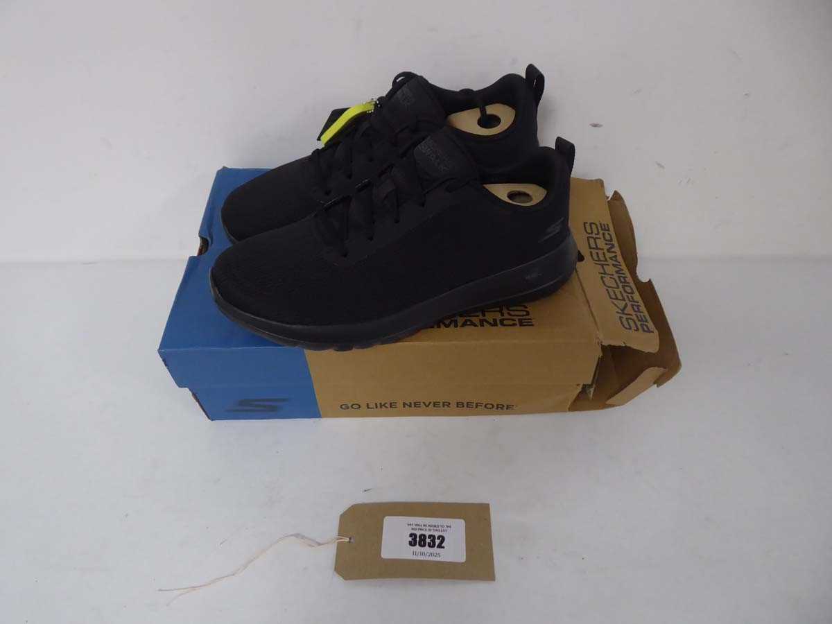 Lot Sketchers performance soft stride trainers in...