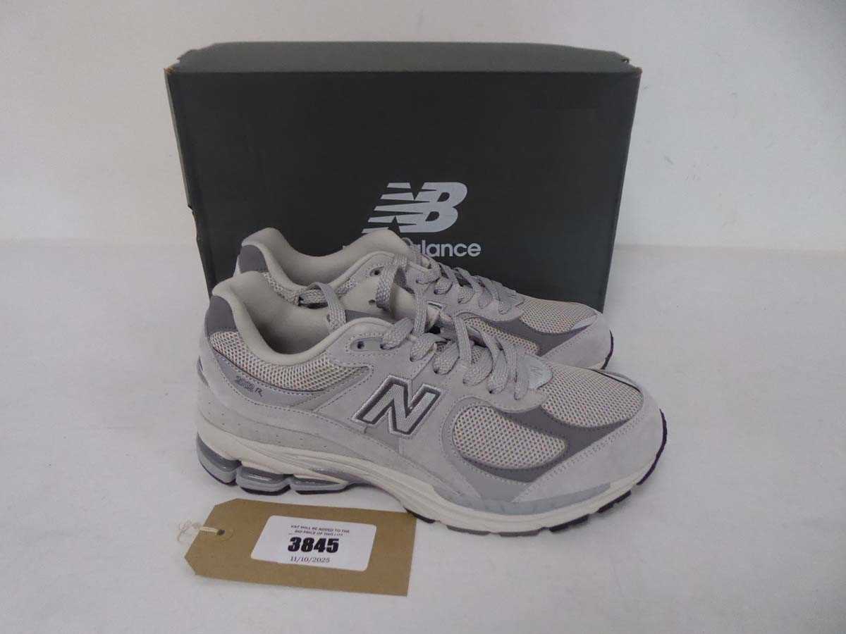 Lot New Balance classics trainers in grey size UK9...