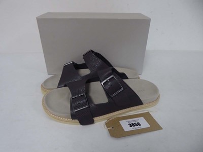 Lot Arne tumbled leather sandals in charcoal size...