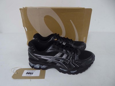 Lot Asics gel-kayano 14 trainers in black size UK7...