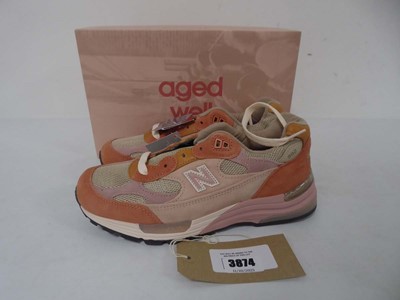 Lot New Balance aged well trainers in pink size...