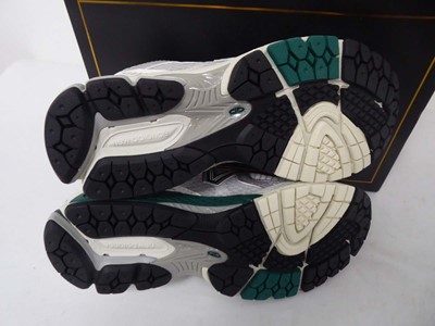 Lot New Balance X Aime Leonadore 860v2 trainers in...