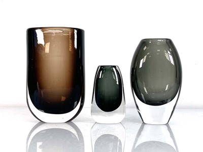 Lot 257 - A group of three Whitefriars smoked and...