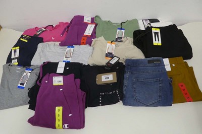 Lot 1290 - Approx. 14 items of branded clothing to...