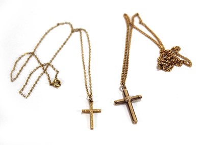 Lot 636 - A 9ct yellow gold fine curblink necklace...