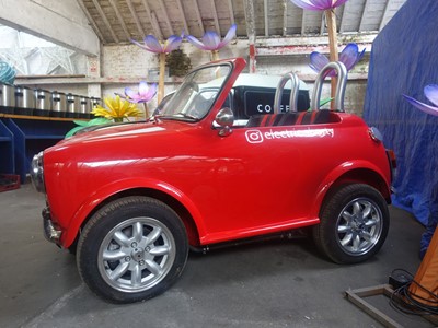 Lot 2 - (A609 KDG) Customised Austin Mini Mayfair with...