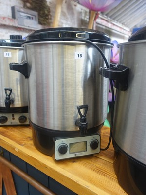 Lot 16 - Royal Catering mulled wine urn