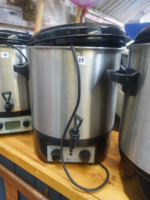 Lot 17 - Royal Catering mulled wine urn