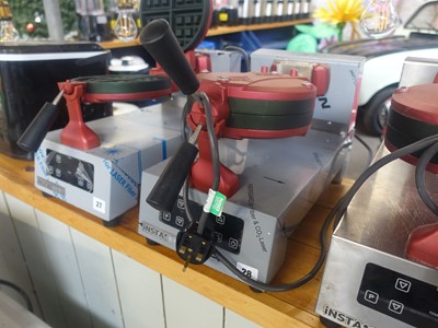 Lot 28 - Insta Cook single station waffle machine