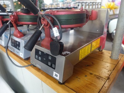 Lot 29 - Insta Cook single station waffle machine