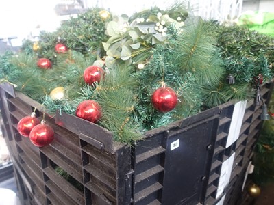 Lot 47 - 2 pallets of mostly Christmas garlands
