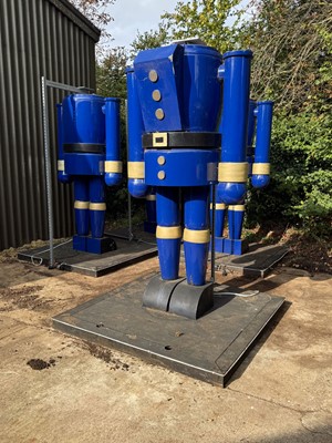 Lot 55 - Large approx. 4m tall nut cracker body on...