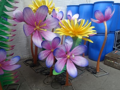Lot 68 - 11 assorted silk style metal frame LED lit...